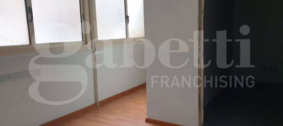 3 rooms Office in Torre Annunziata, Italy No. 317441 4