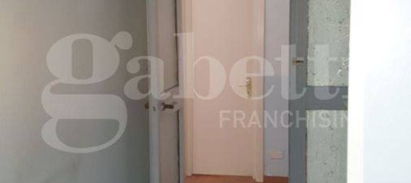 3 rooms Office in Torre Annunziata, Italy No. 317441 8