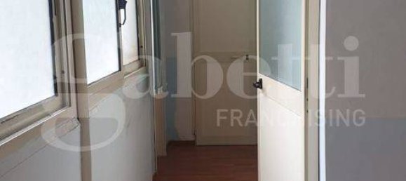 3 rooms Office in Torre Annunziata, Italy No. 317441 5