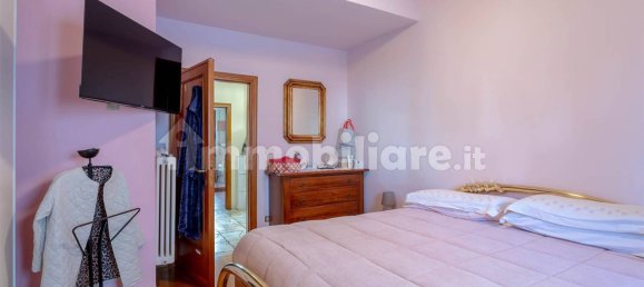 4 bedrooms Villa in Campi Bisenzio, Italy No. 9350 17