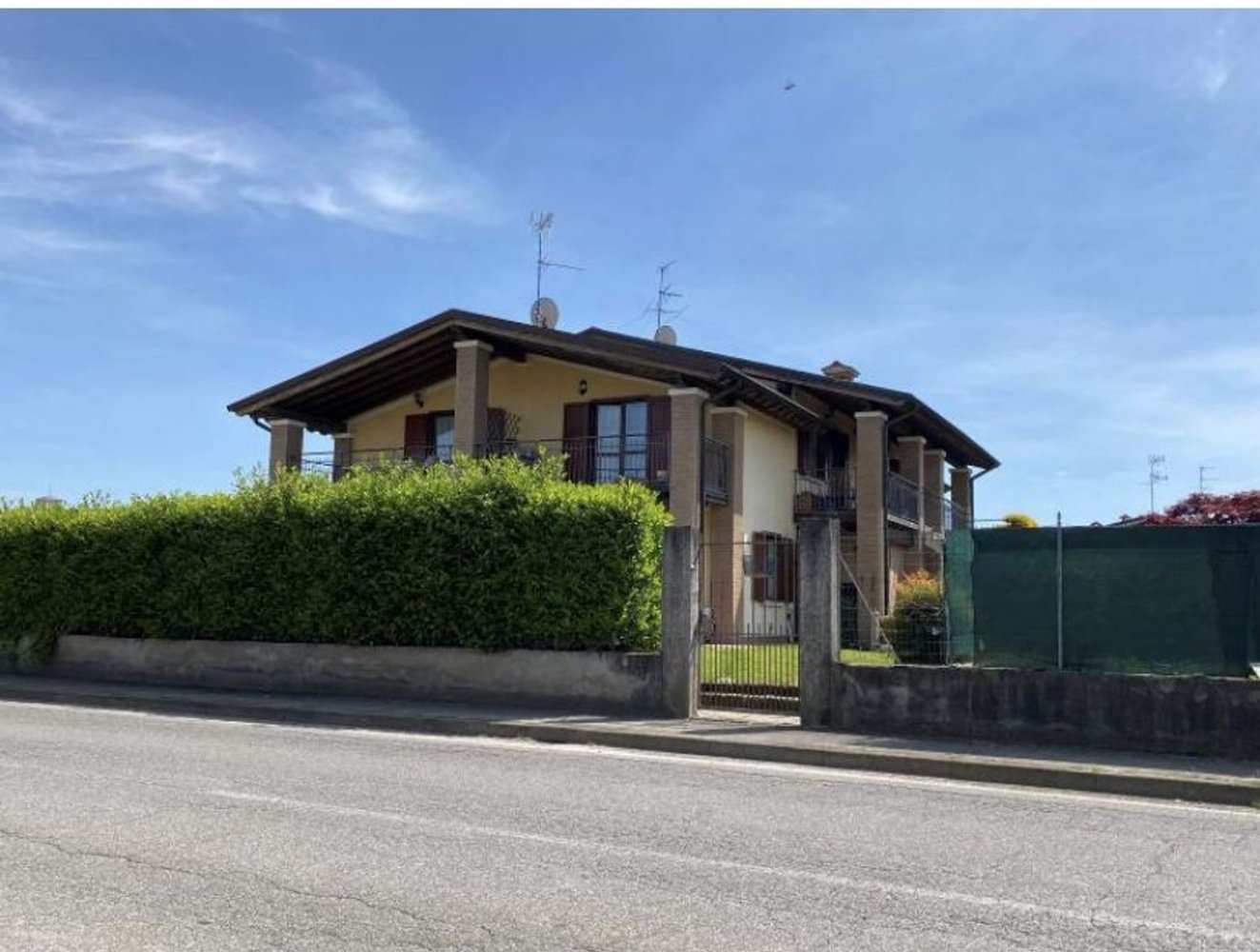 3-salle Maison à Brandico, Italy No. 309519