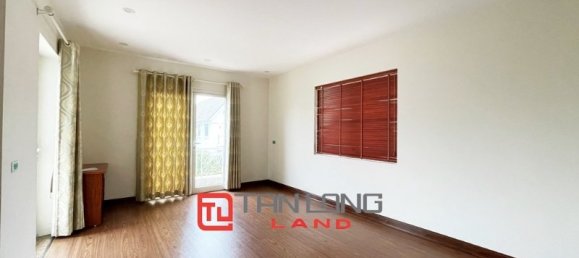 Villa de 3 dormitorios en Long Bien, Vietnam No. 560 17