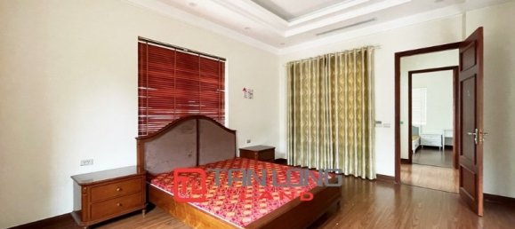 Villa de 3 dormitorios en Long Bien, Vietnam No. 560 12