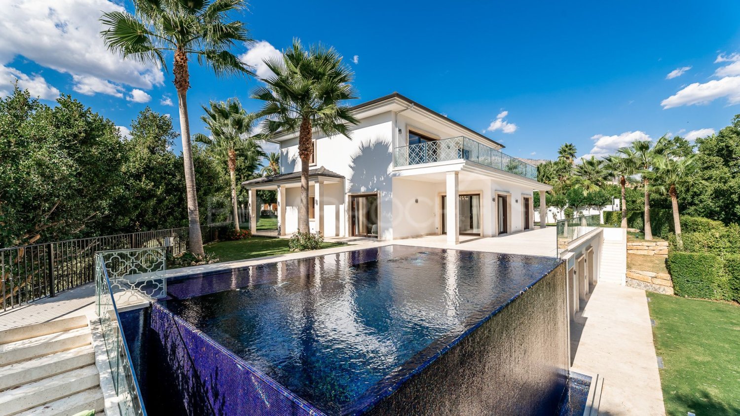 5 bedrooms Villa in Marbella, Spain No. 114053