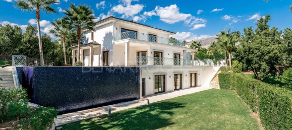 5 bedrooms Villa in Marbella, Spain No. 114053 11