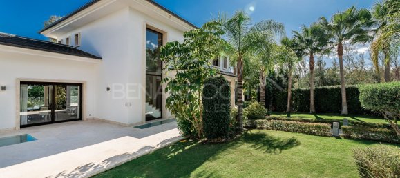 5 bedrooms Villa in Marbella, Spain No. 114053 13