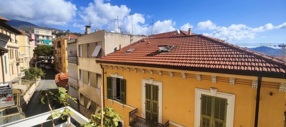 Квартира с 4 спальнями в Санремо, Италия № 332352 3