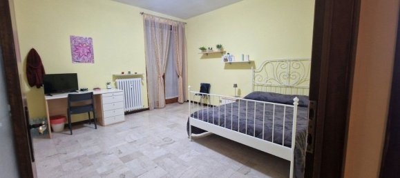 3 bedrooms Apartment in Parma, Italy No. 377382 8