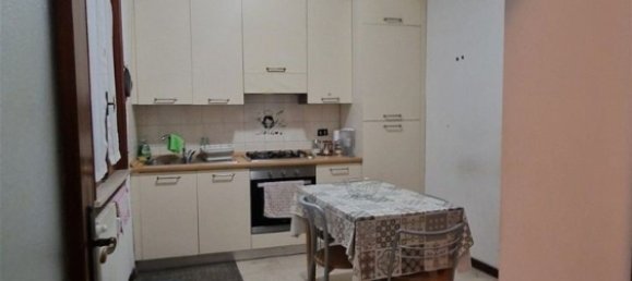 3 bedrooms Apartment in Parma, Italy No. 377382 12