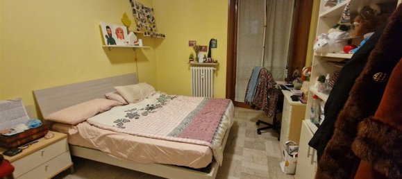 3 bedrooms Apartment in Parma, Italy No. 377382 2