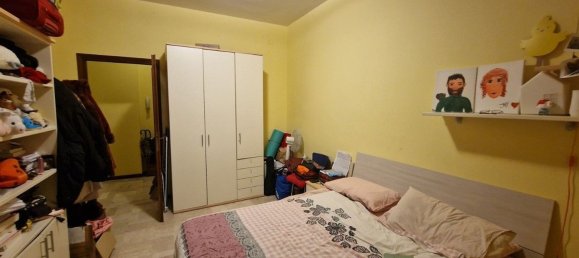 3 bedrooms Apartment in Parma, Italy No. 377382 3