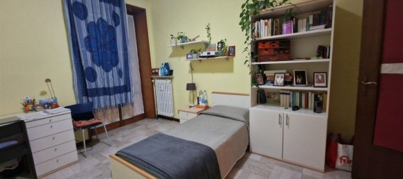 3 bedrooms Apartment in Parma, Italy No. 377382 7