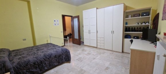 3 bedrooms Apartment in Parma, Italy No. 377382 10