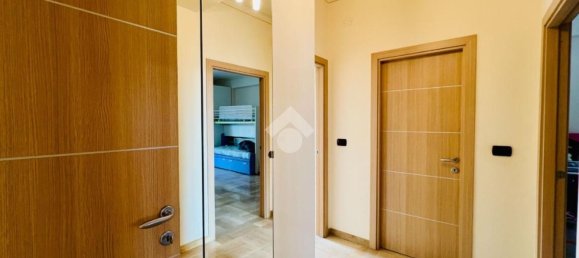 Квартира с 3 спальнями в Мантуя, Италия № 378522 25