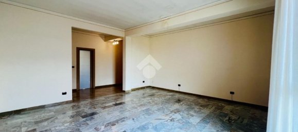 Квартира с 3 спальнями в Мантуя, Италия № 378522 16