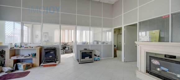 530m² Commercial property in Montijo, Portugal No. 254999 7