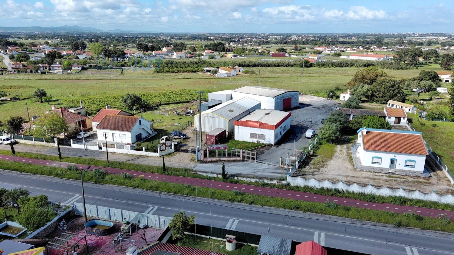 530m² Commercial property in Montijo, Portugal No. 254999