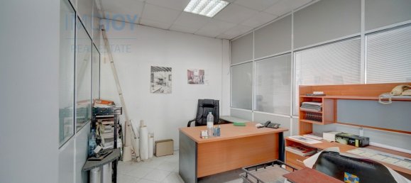 530m² Commercial property in Montijo, Portugal No. 254999 8