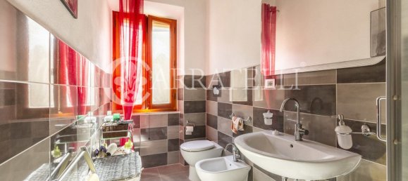 Квартира с 3 спальнями в Сан Квирико д’Орча, Италия № 116353 26