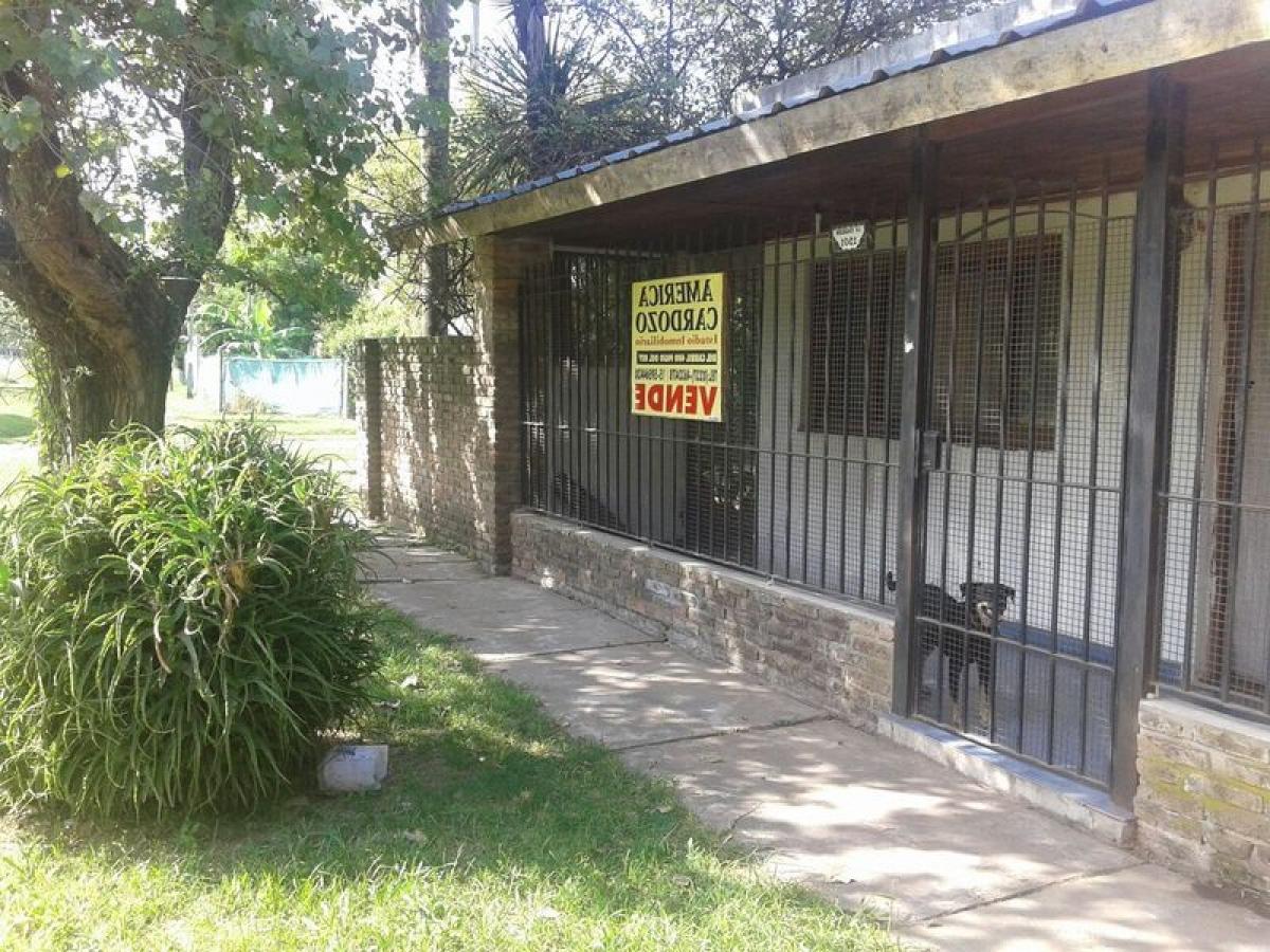 2 bedrooms House in Moreno, Argentina No. 10221