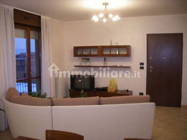 Apartamento de 3 dormitorios en Biella, Italy No. 179387
