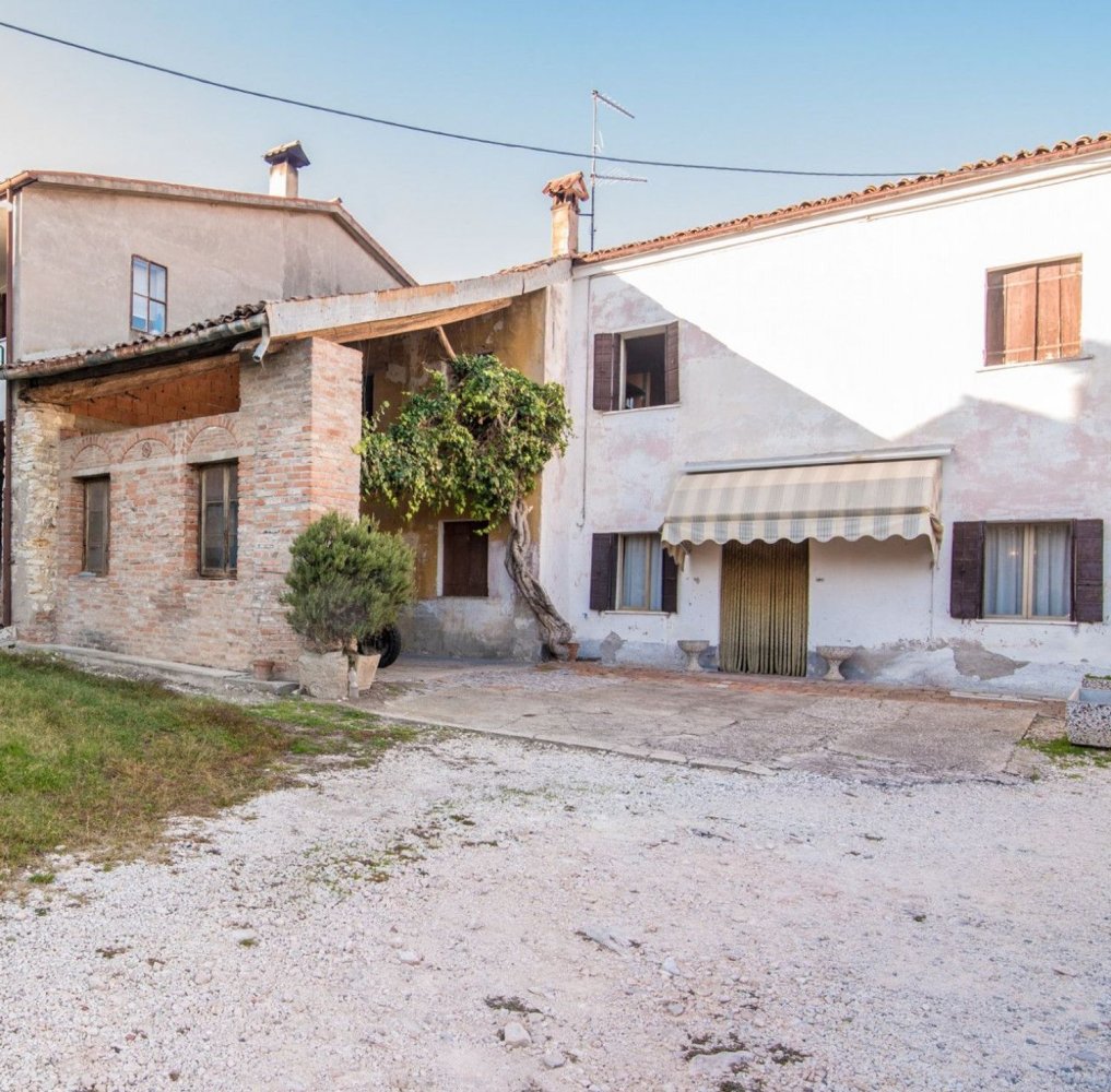 Casa de 4 habitaciónes en Lozzo Atestino, Italy No. 303415