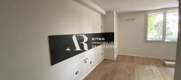 2 bedrooms Apartment in Campi Bisenzio, Italy No. 9888 17