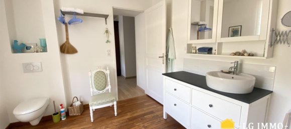 Casa de 6 dormitorios en Charente-Maritime, France No. 301473 11