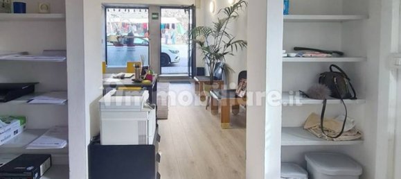 Коммерческая недвижимость с 2 комнатами в Фельтре, Италия № 353516 5