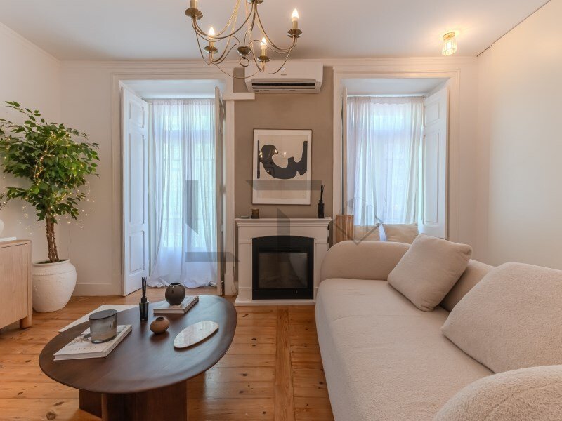 Квартира с 4 спальнями в Лиссабон, Португалия № 289752