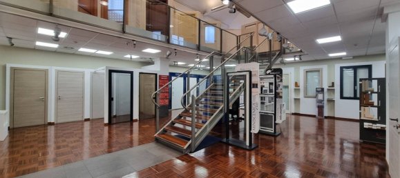 600m² Office in Milan, Italy No. 243325 14