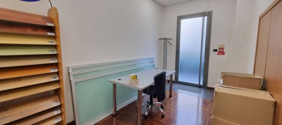 600m² Office in Milan, Italy No. 243325 7