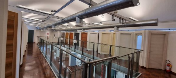 600m² Office in Milan, Italy No. 243325 31