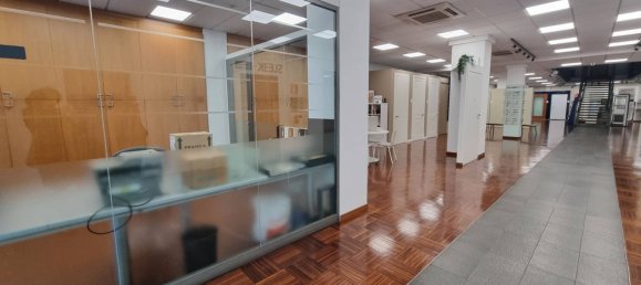 600m² Office in Milan, Italy No. 243325 4