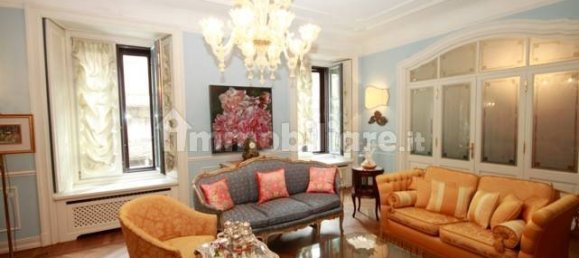 5 bedrooms Apartment in Milan, Italy No. 247521 2
