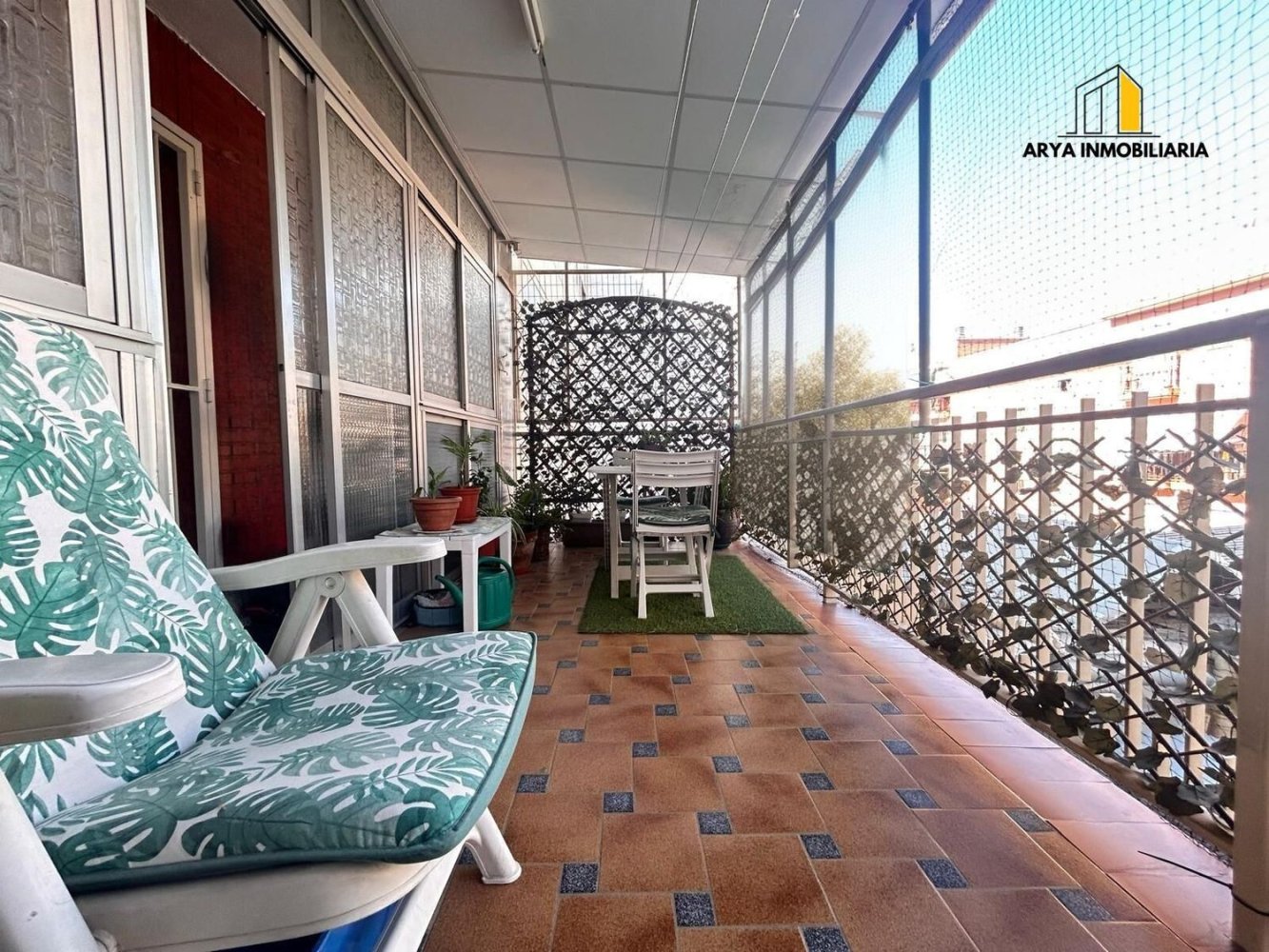 Dúplex de 3 dormitorios en Madrid, Spain No. 250885