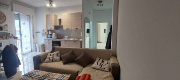 Квартира с 4 комнатами в Поццуоли, Италия № 12552 2