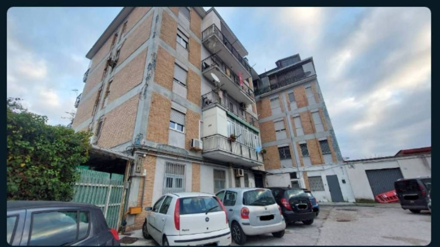 Квартира с 4 комнатами в Поццуоли, Италия № 12552