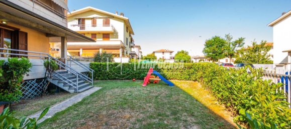 3 chambres Appartement à Medesano, Italy No. 355798 3