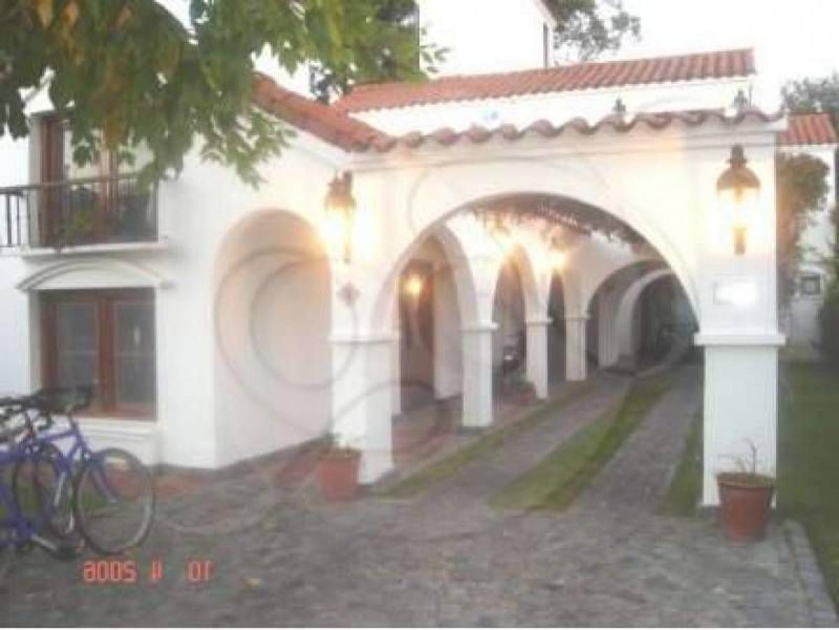 3 bedrooms House in Escobar, Argentina No. 67037