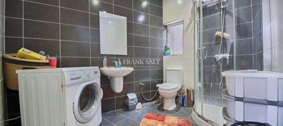 5 bedrooms Maisonette in Birkirkara, Malta No. 200 6