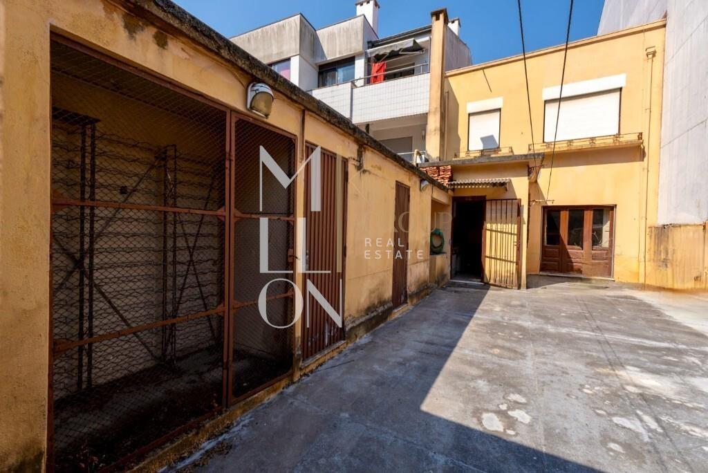 4 bedrooms House in Porto, Portugal No. 302428