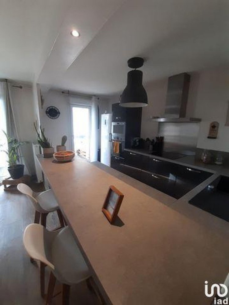 2 bedrooms Condo in Reims, France No. 36102