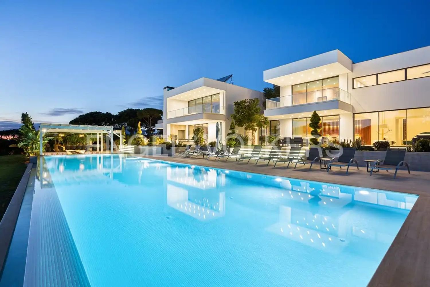 Casa T8 em Quarteira, Portugal N.º 93311