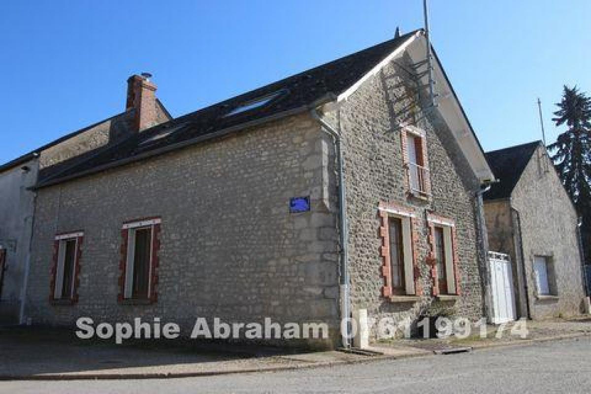 2 bedrooms House in Angerville, France No. 6891