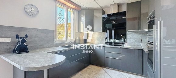 Casa de 3 dormitorios en Drancy, France No. 127677 3