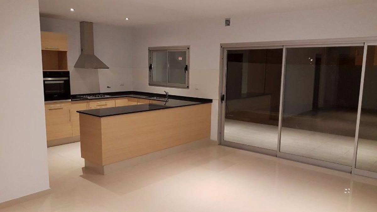 3 bedrooms House in Cordoba, Argentina No. 58368