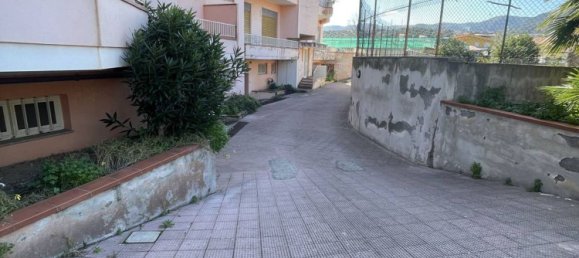 Garage à Falcone, Italy 58m² No. 127082 3