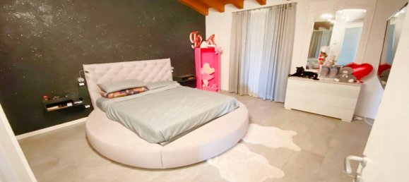 3 Schlafzimmer Villa in Crema, Italy, Nr. 263507 12