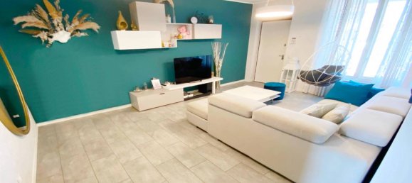 3 Schlafzimmer Villa in Crema, Italy, Nr. 263507 2